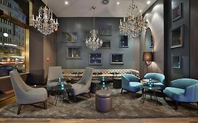 Motel One Prague 3*